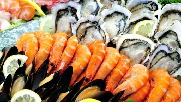 I frutti di mare a causa dell'alto contenuto di selenio e zinco aumentano la potenza negli uomini